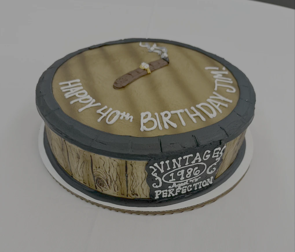 Whiskey barrel cake - 01.webp